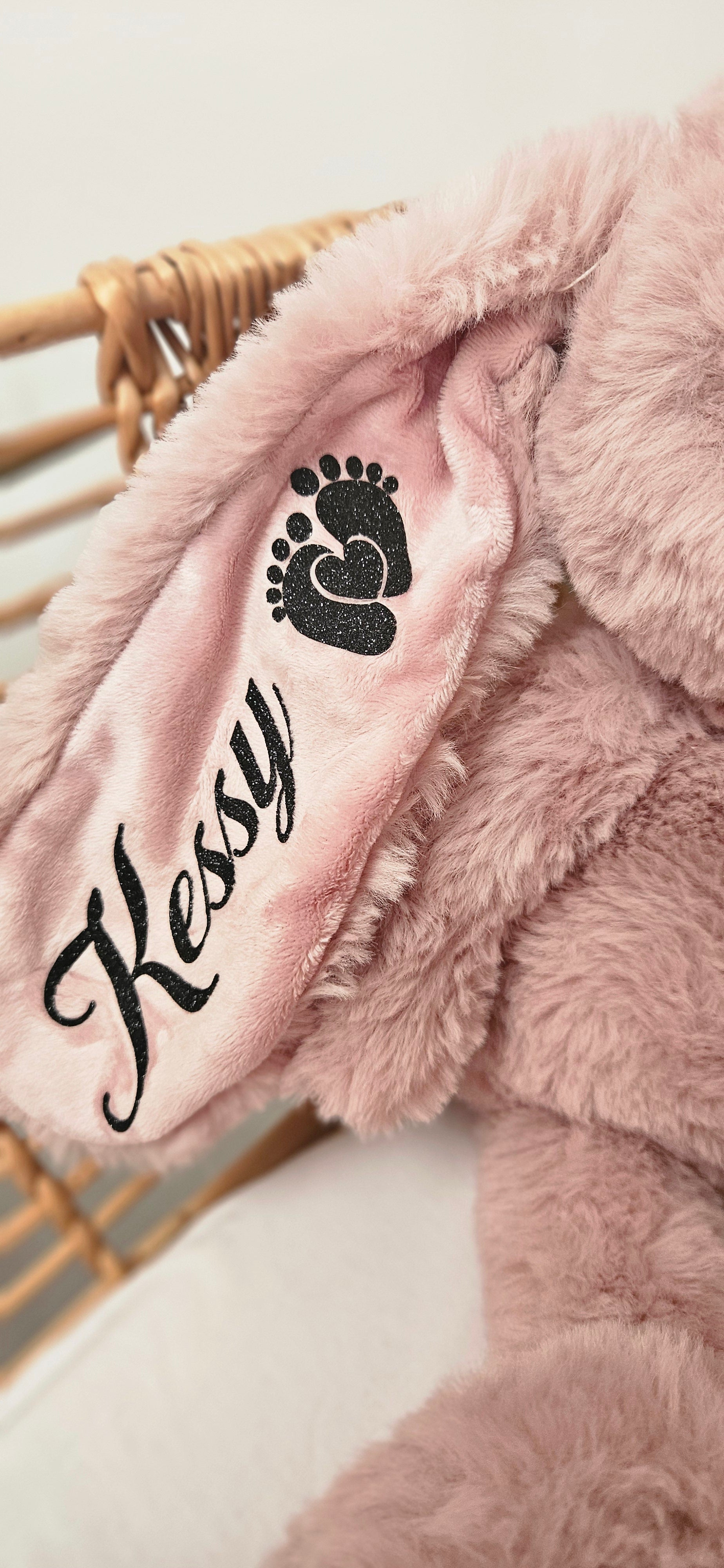 Doudou lapin rose personnalisé