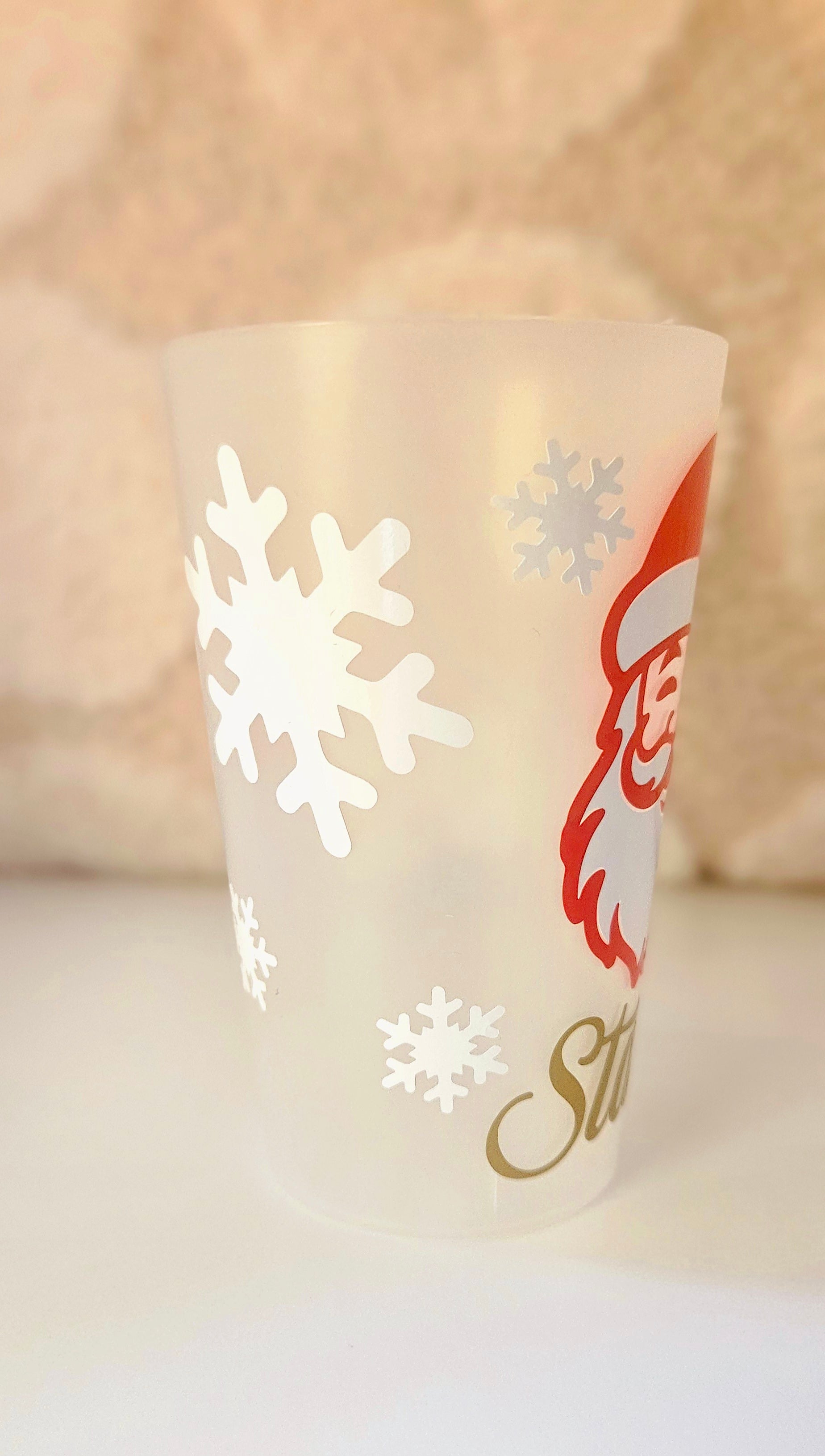 đ
Gobelet âPapa NoĂ«lâ â Le compagnon du RĂ©veillon des petits lutins !