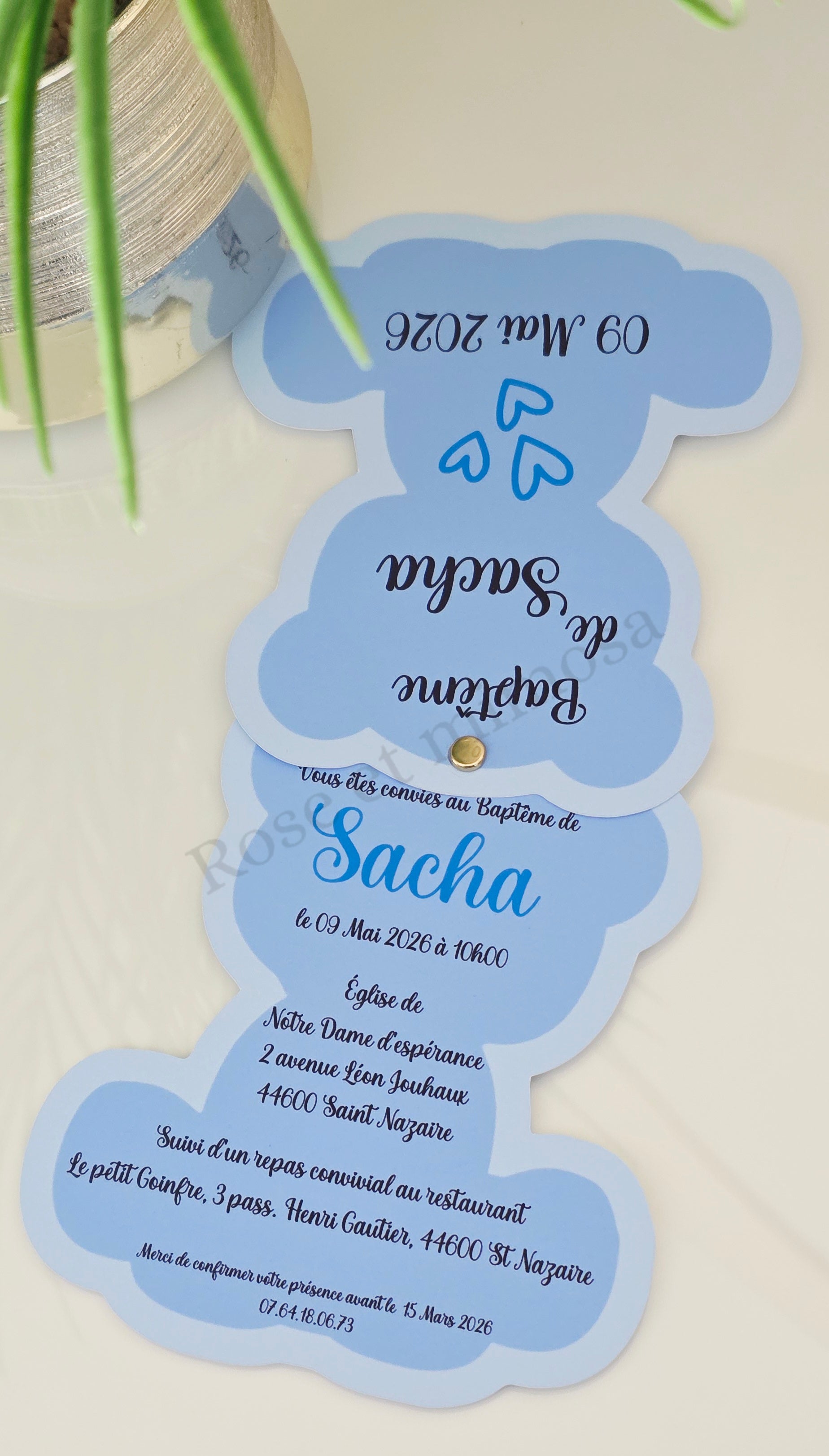 ✨ Faire-part de baptême en forme d’ourson bleu – 2 pages reliées – 15 cm (H) x 13 cm (L)