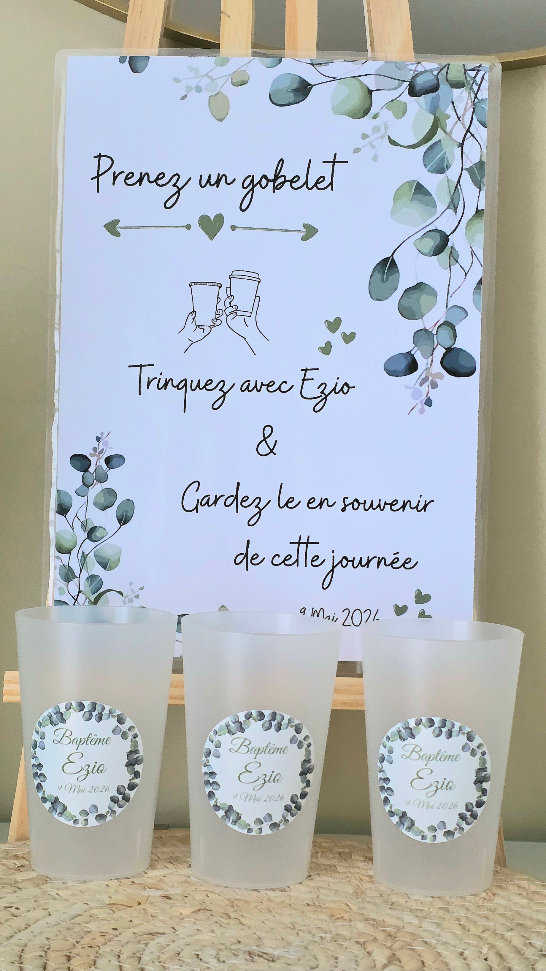 🌿 Gobelet réutilisable personnalisé baptême – Couronne eucalyptus vert