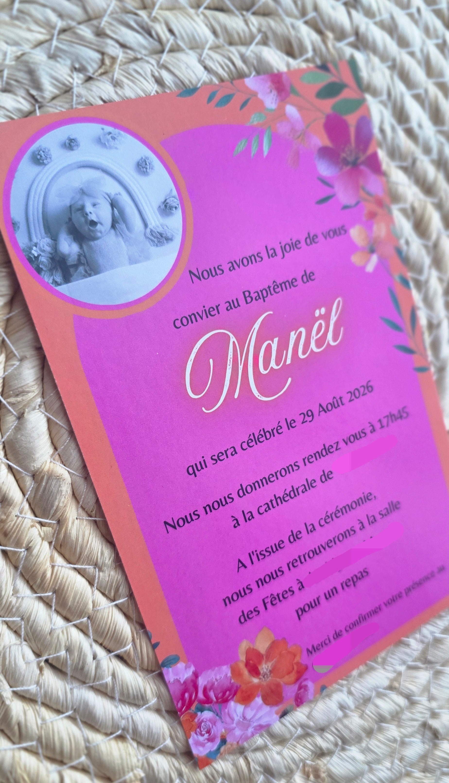 Faire-part de baptême floral rose personnalisé avec photo – Élégance et douceur