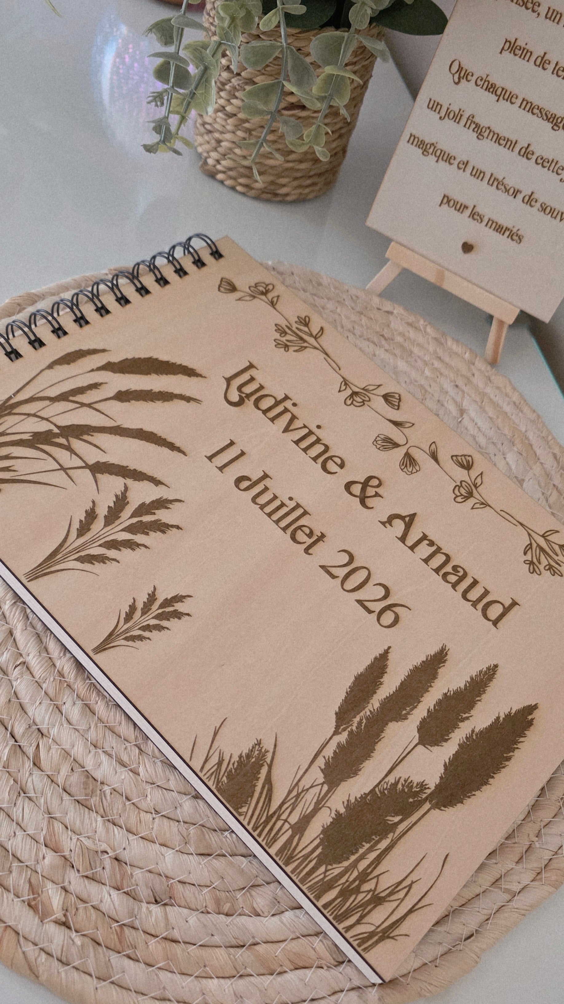 ✨ Livre d’or mariage en bois personnalisé – style champêtre ✨