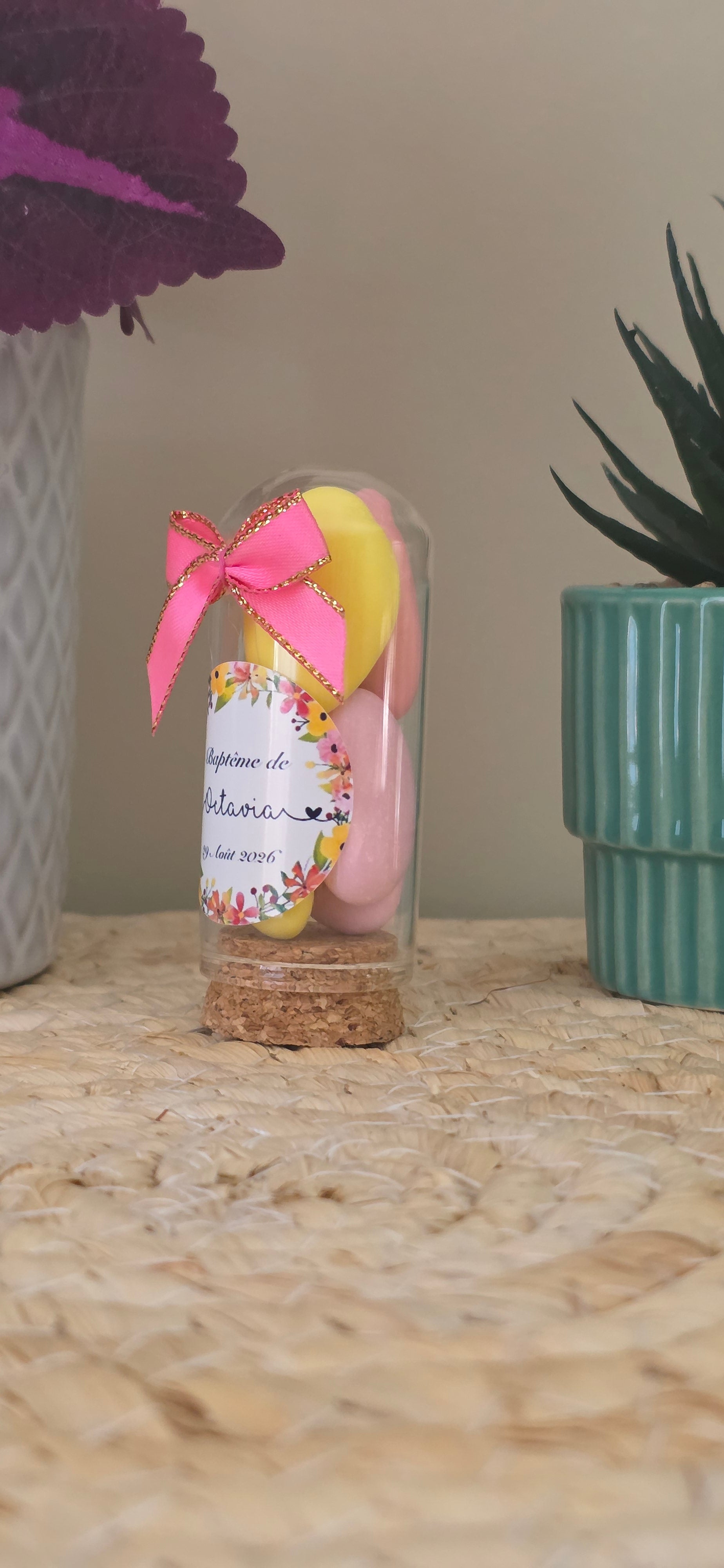 Contenant à dragées baptême floral rose & jaune – Fiole en verre personnalisée 3x7 cm