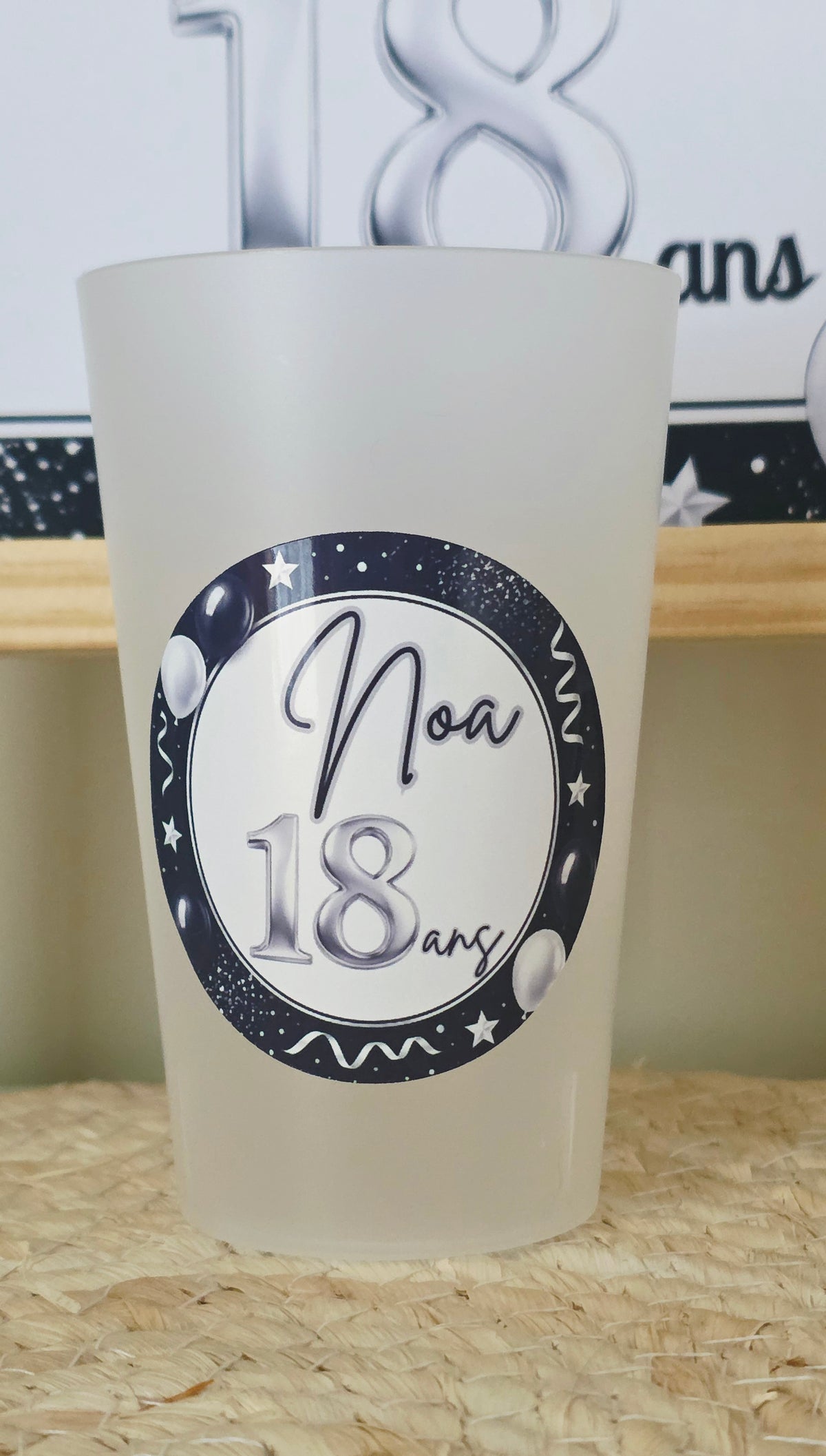 đ Gobelet personnalisĂ© anniversaire 18 ans â Noir et argentĂ© đ