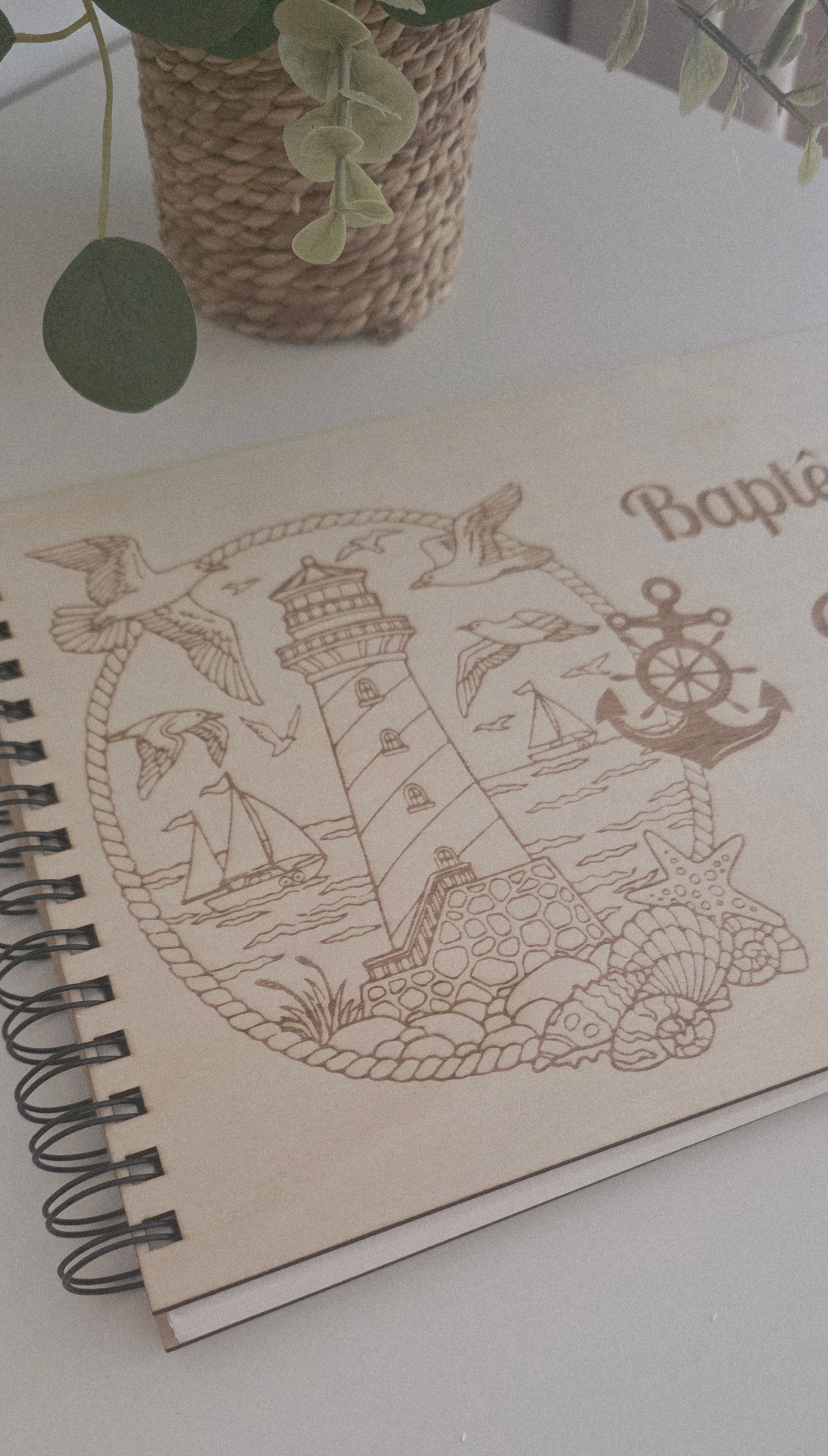 Livre d’or baptême personnalisé thème mer phare – Livre d’or bois A4