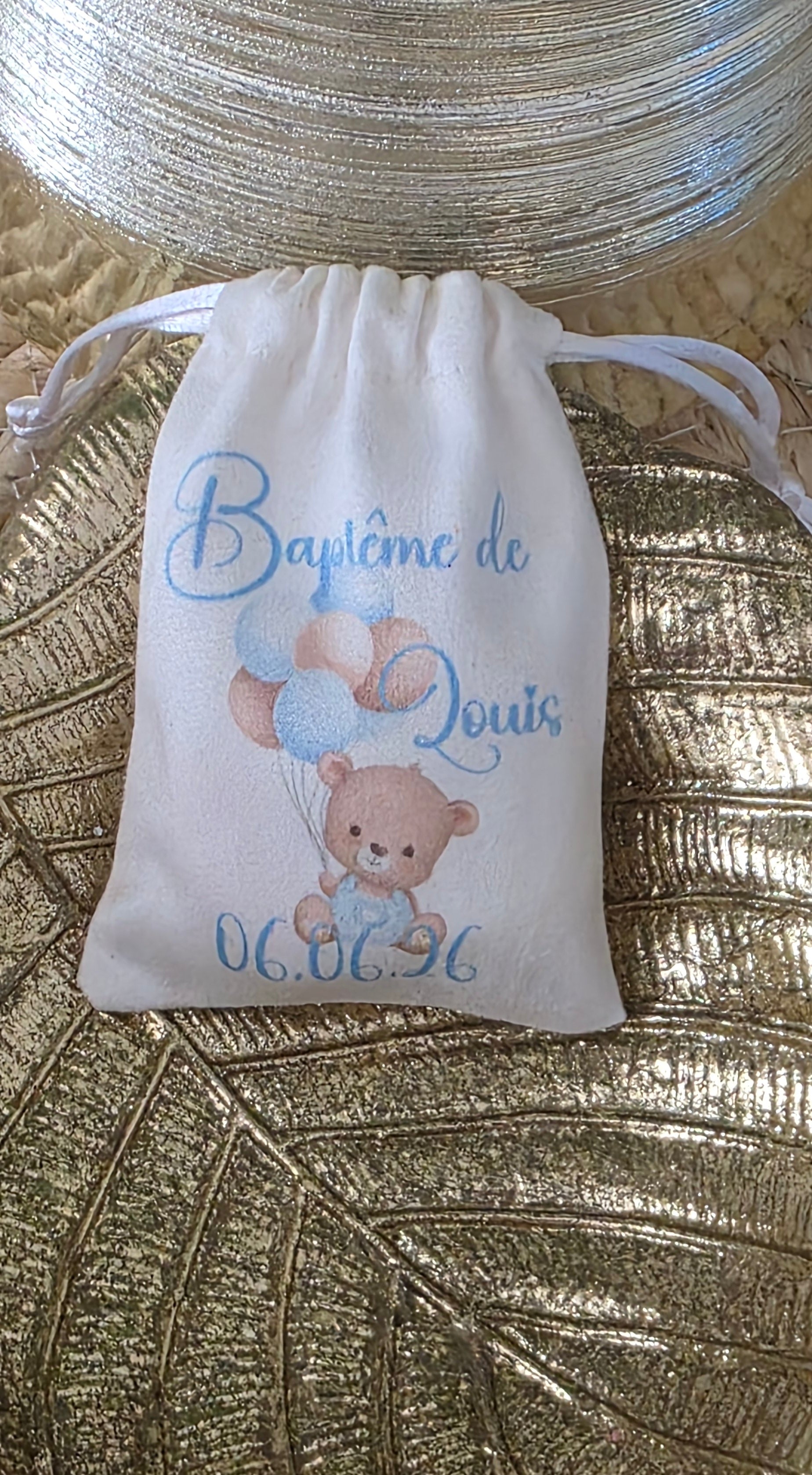 Sachet dragées baptême personnalisé – Ourson & ballons effet daim