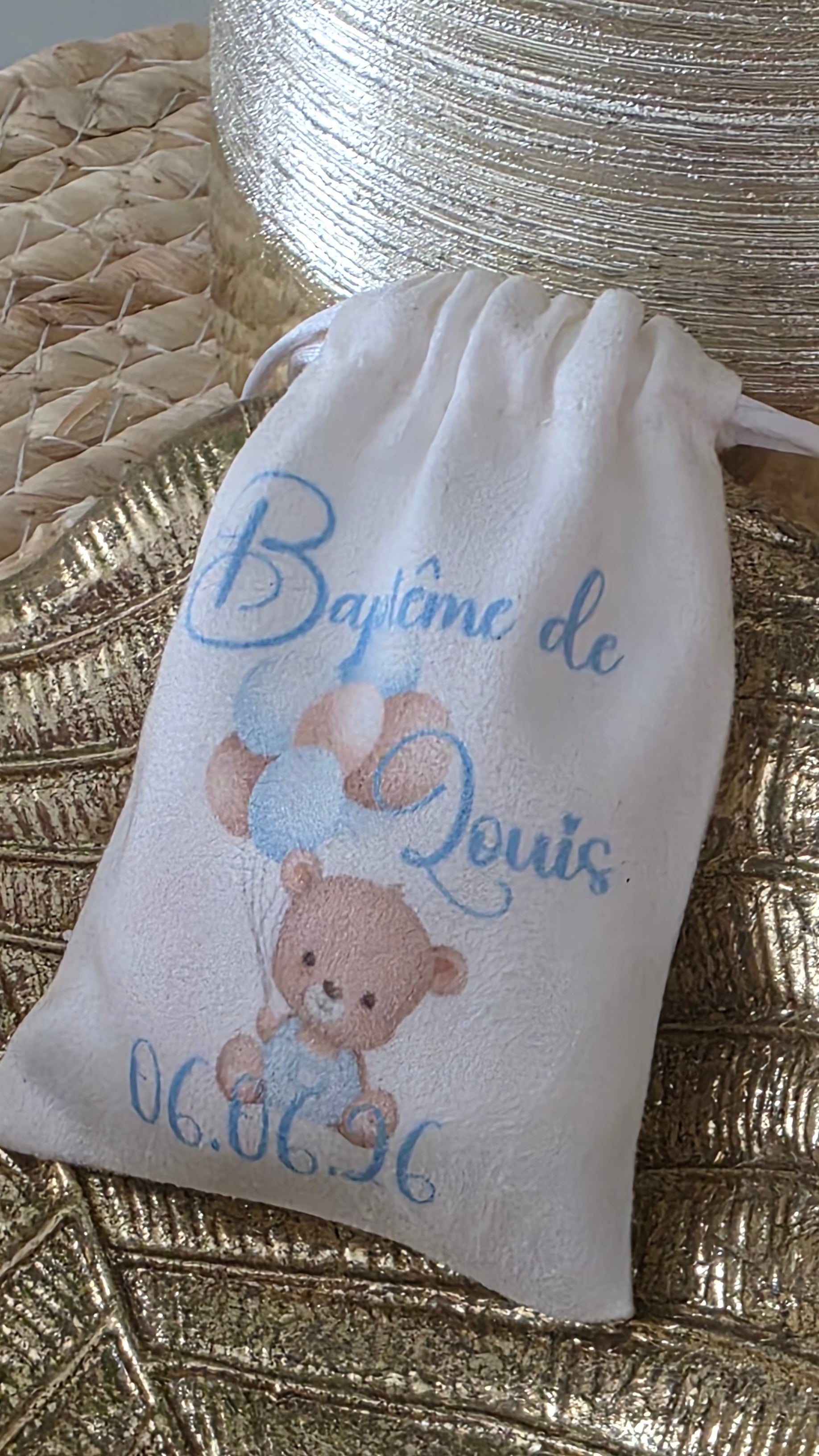Sachet dragées baptême personnalisé – Ourson & ballons effet daim