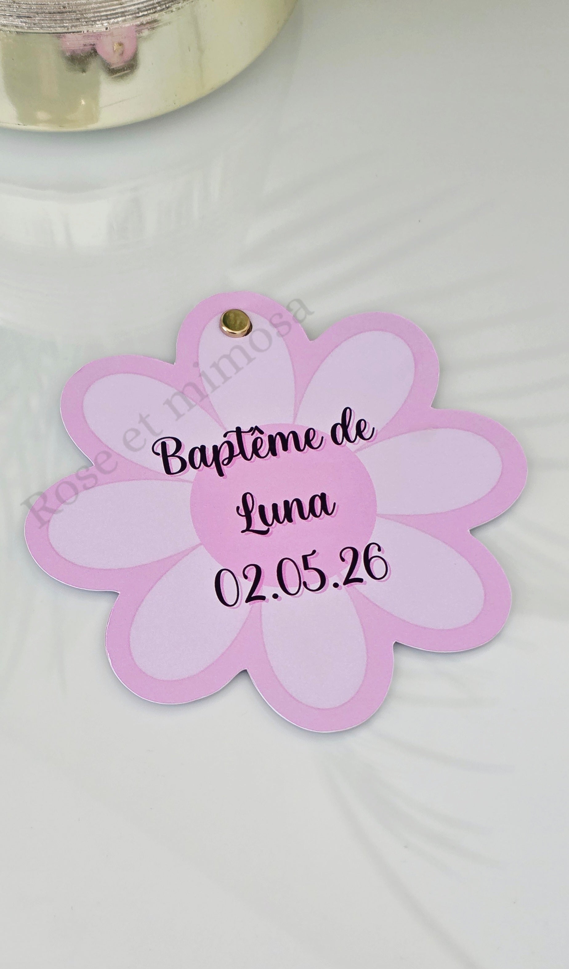 ✨ Faire-part de baptême en forme de marguerite – 2 pages reliées – Format 15 x 15 cm