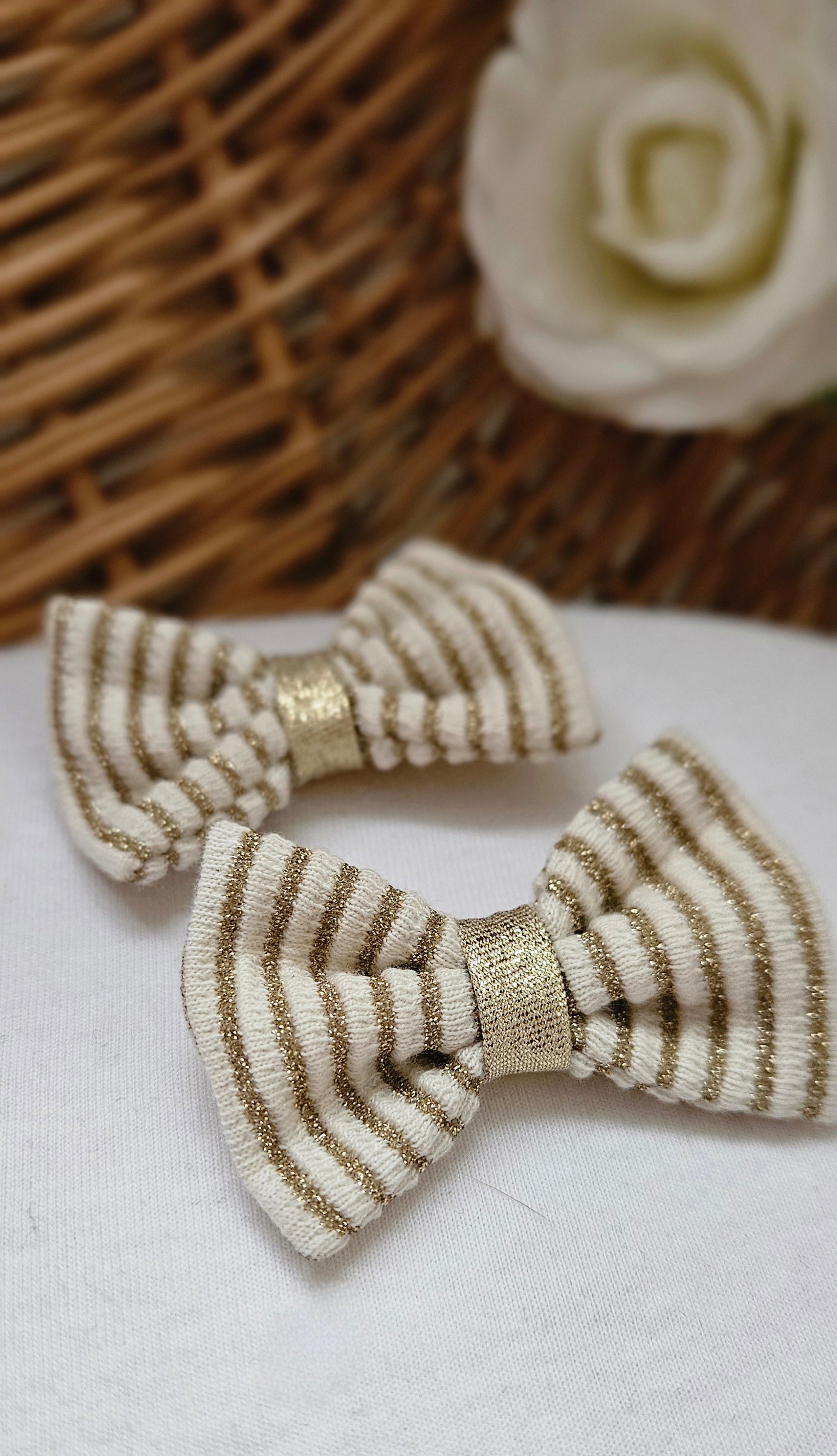 Barette beige et or