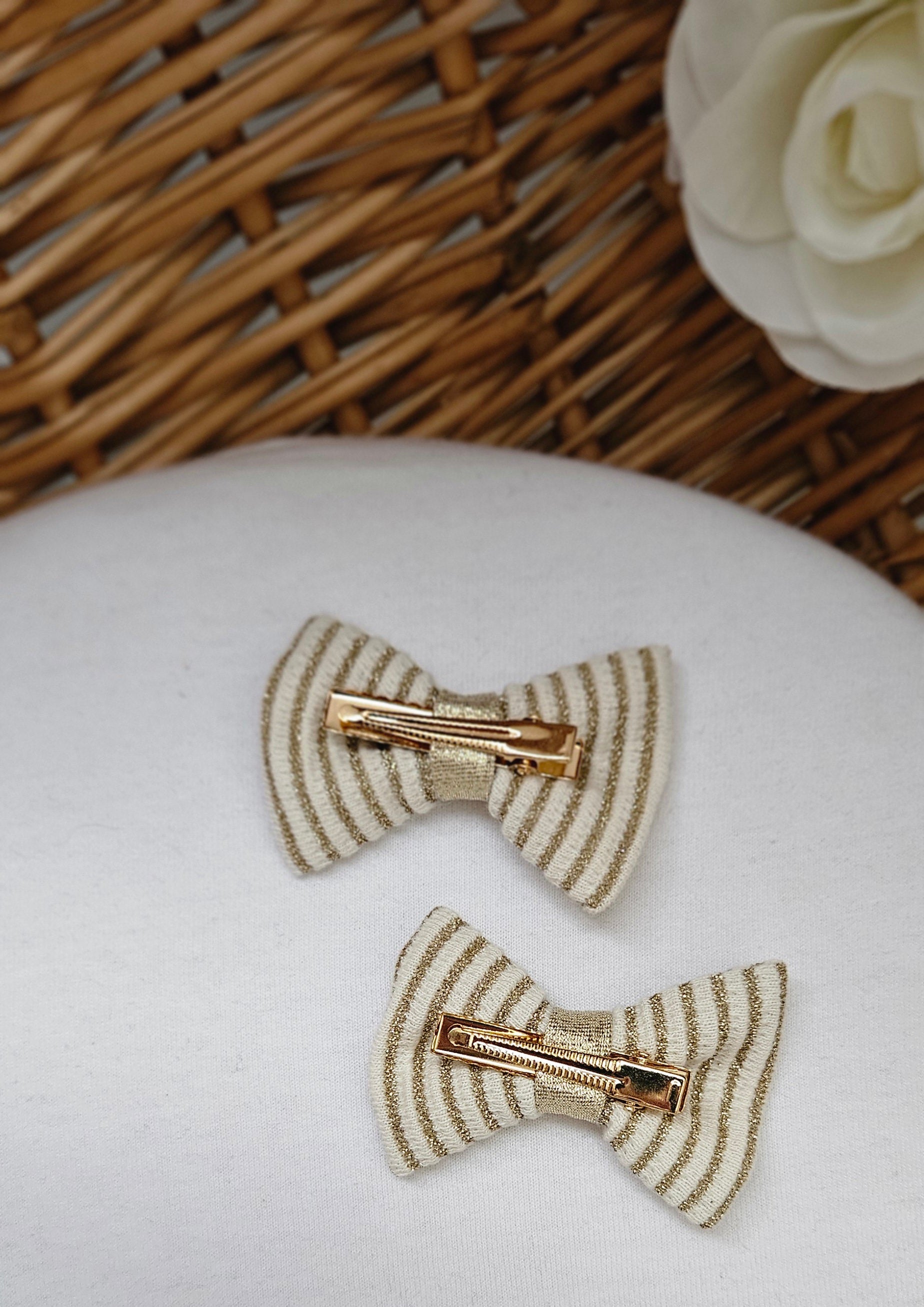 Barette beige et or
