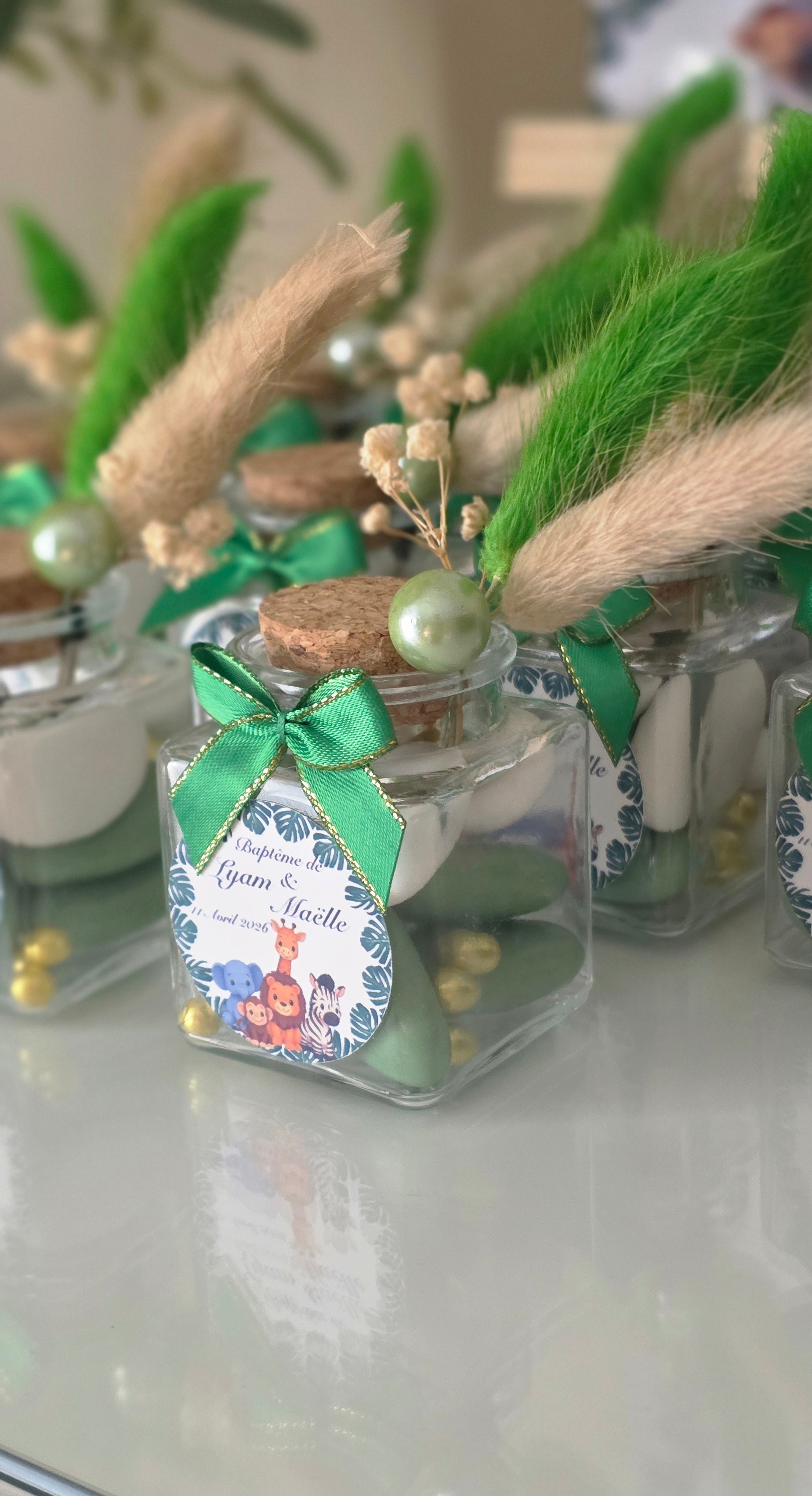 🌸 Petit contenant à dragées – Bouquet vert