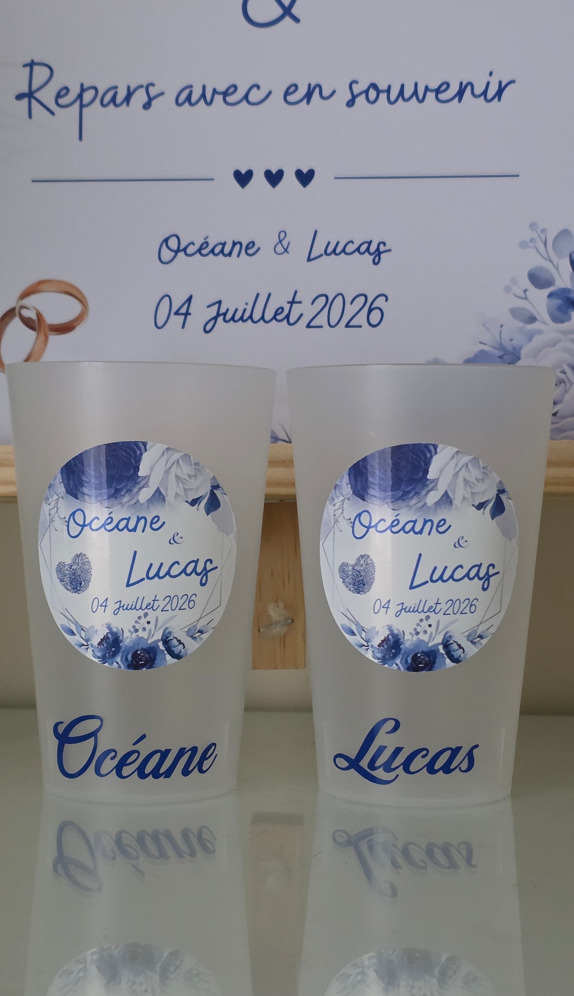 💙 Gobelet réutilisable personnalisé mariage – Fleurs bleues & prénoms invités