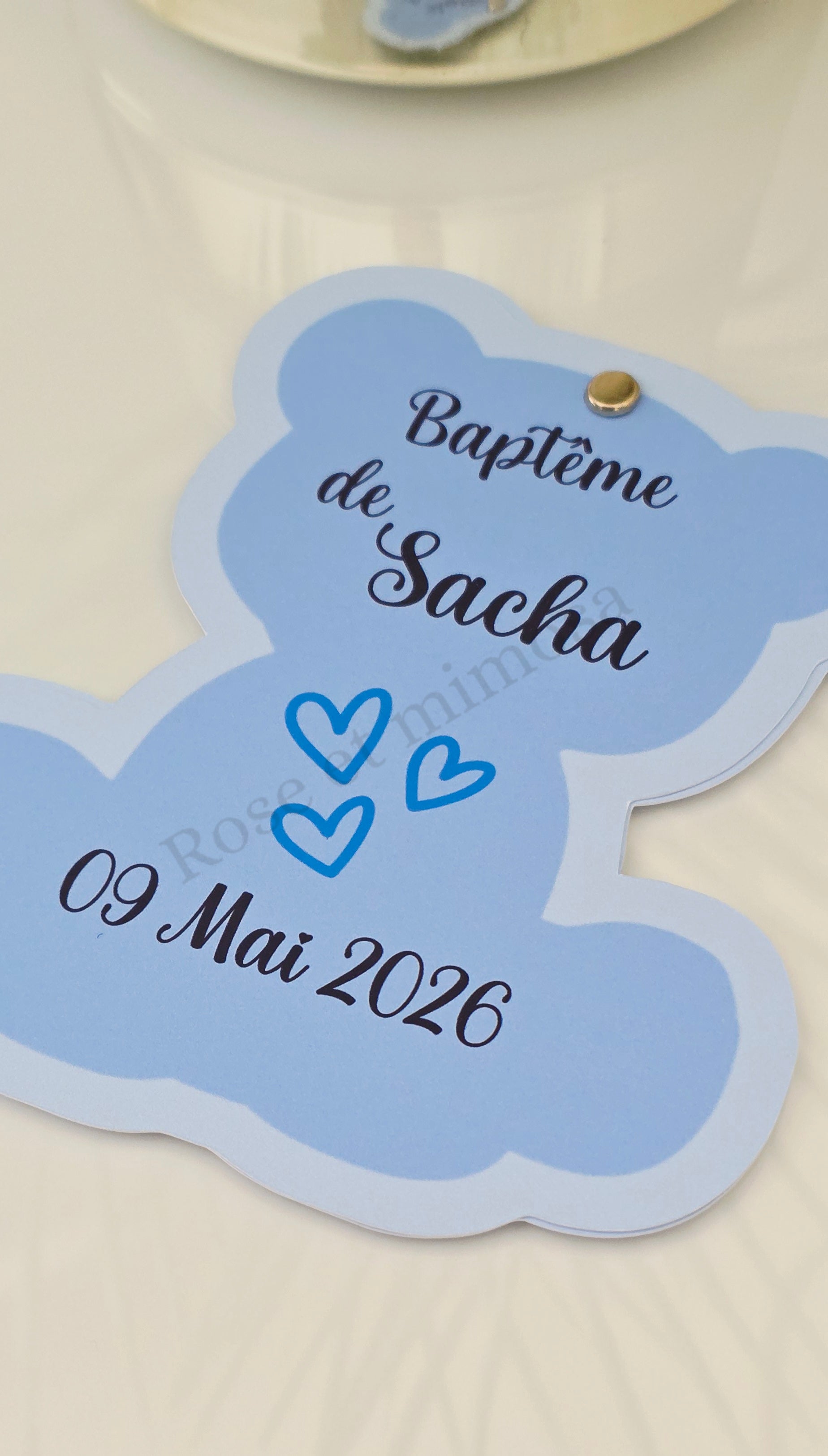 ✨ Faire-part de baptême en forme d’ourson bleu – 2 pages reliées – 15 cm (H) x 13 cm (L)