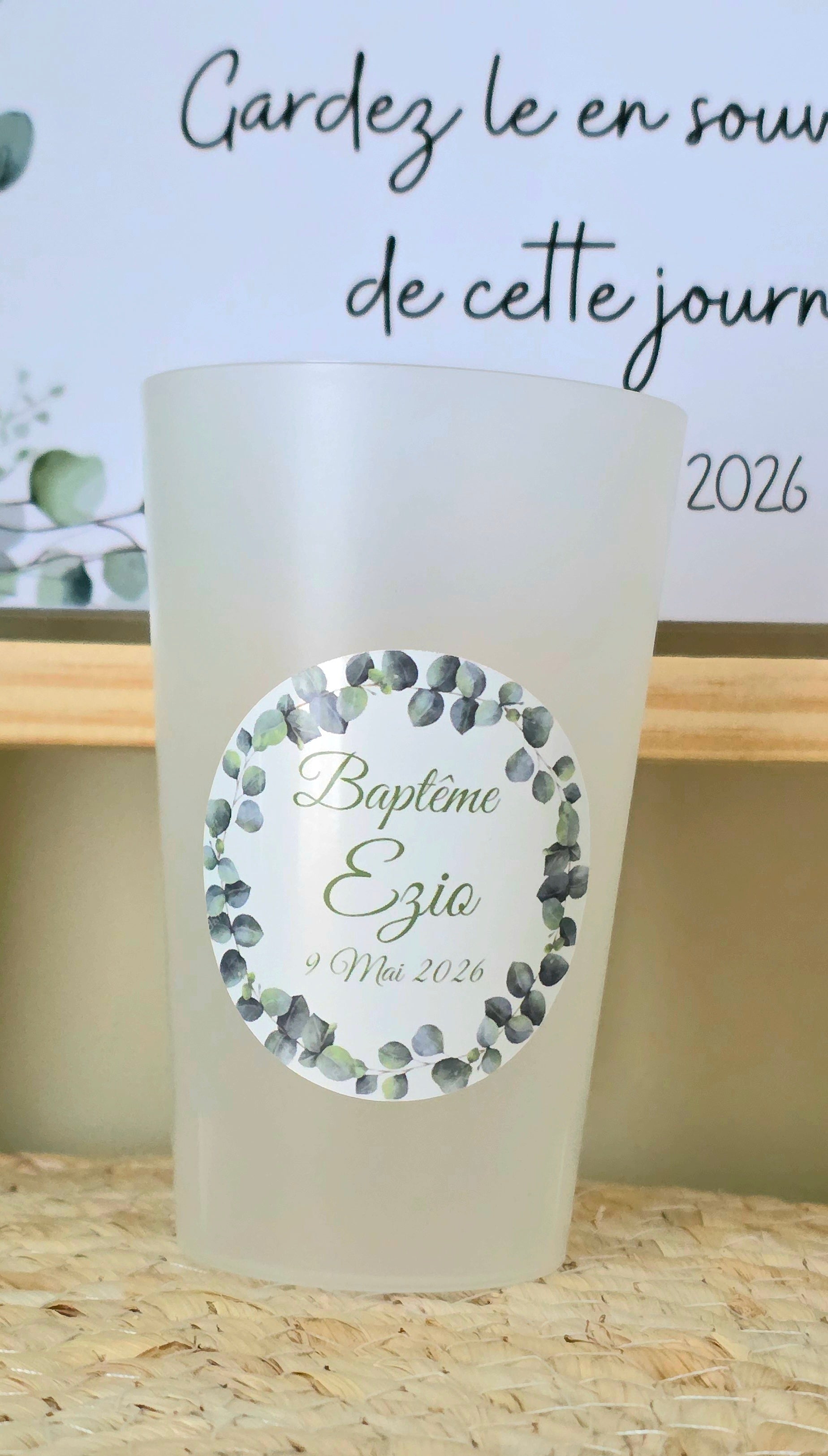🌿 Gobelet réutilisable personnalisé baptême – Couronne eucalyptus vert