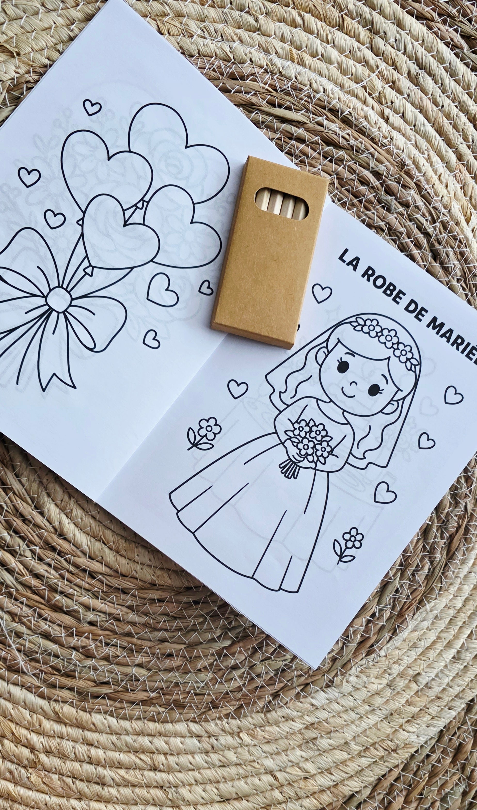 Livret de coloriage personnalisé enfant – Mariage ou Baptême avec crayons