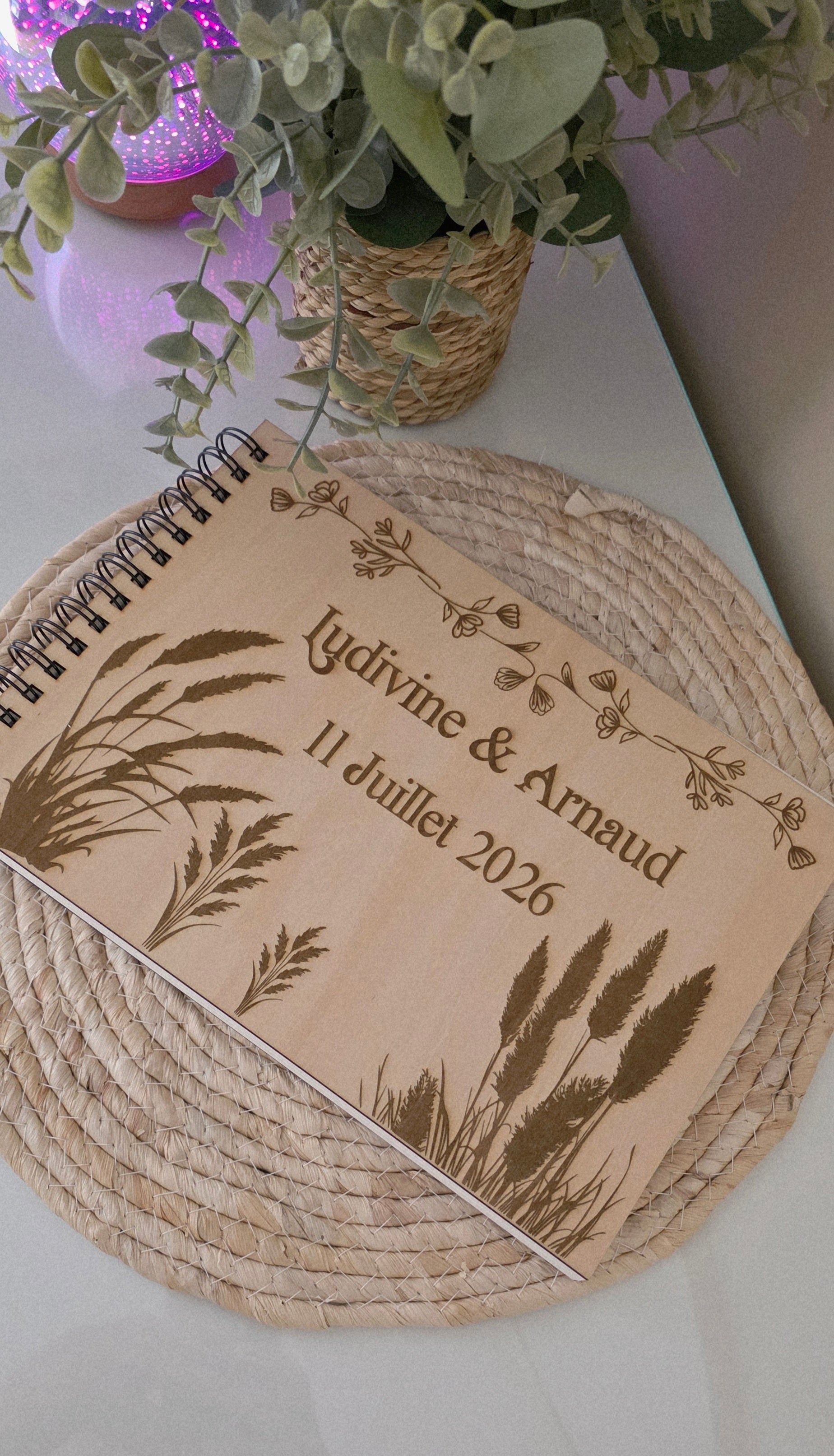 ✨ Livre d’or mariage en bois personnalisé – style champêtre ✨