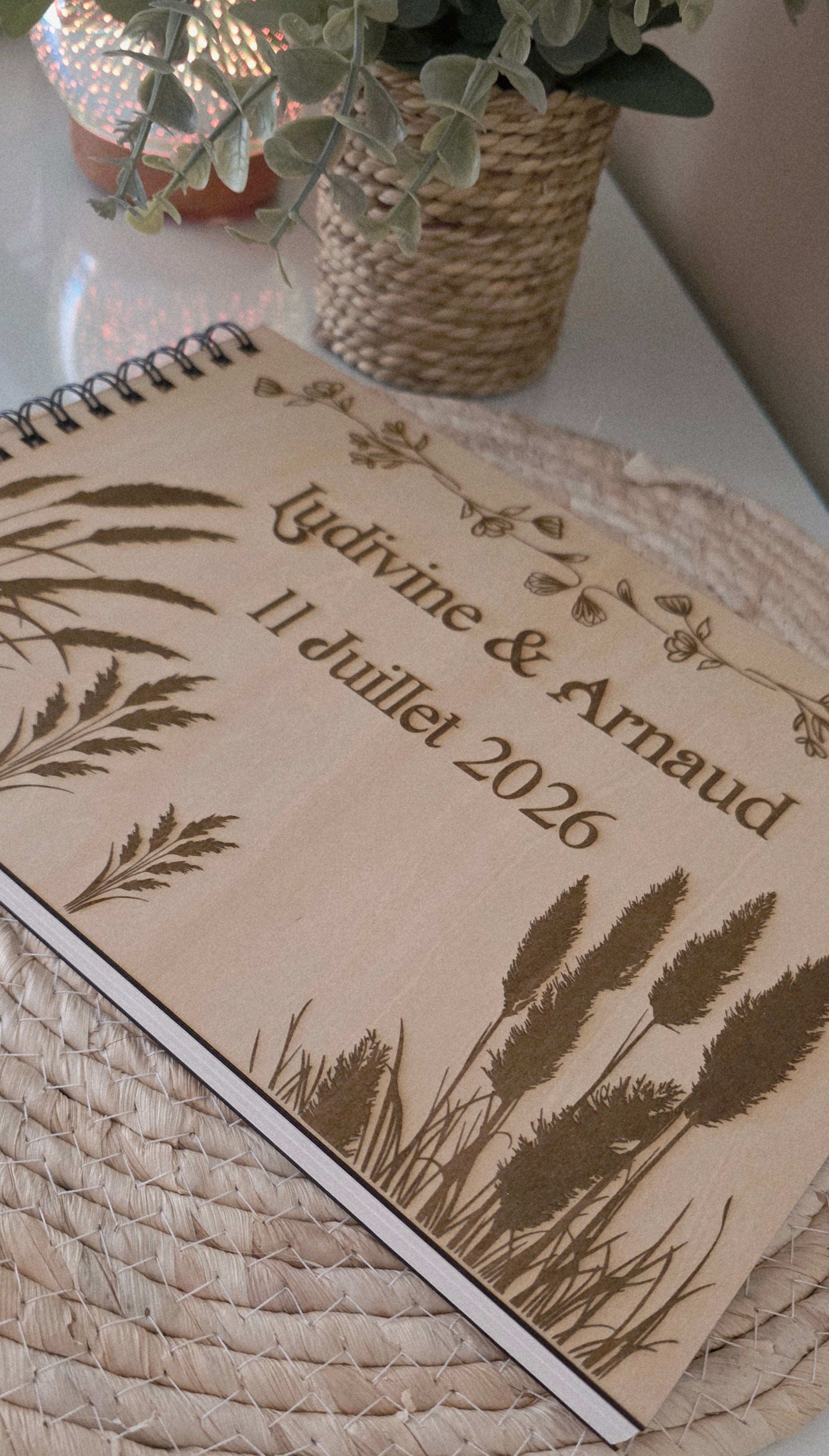 ✨ Livre d’or mariage en bois personnalisé – style champêtre ✨