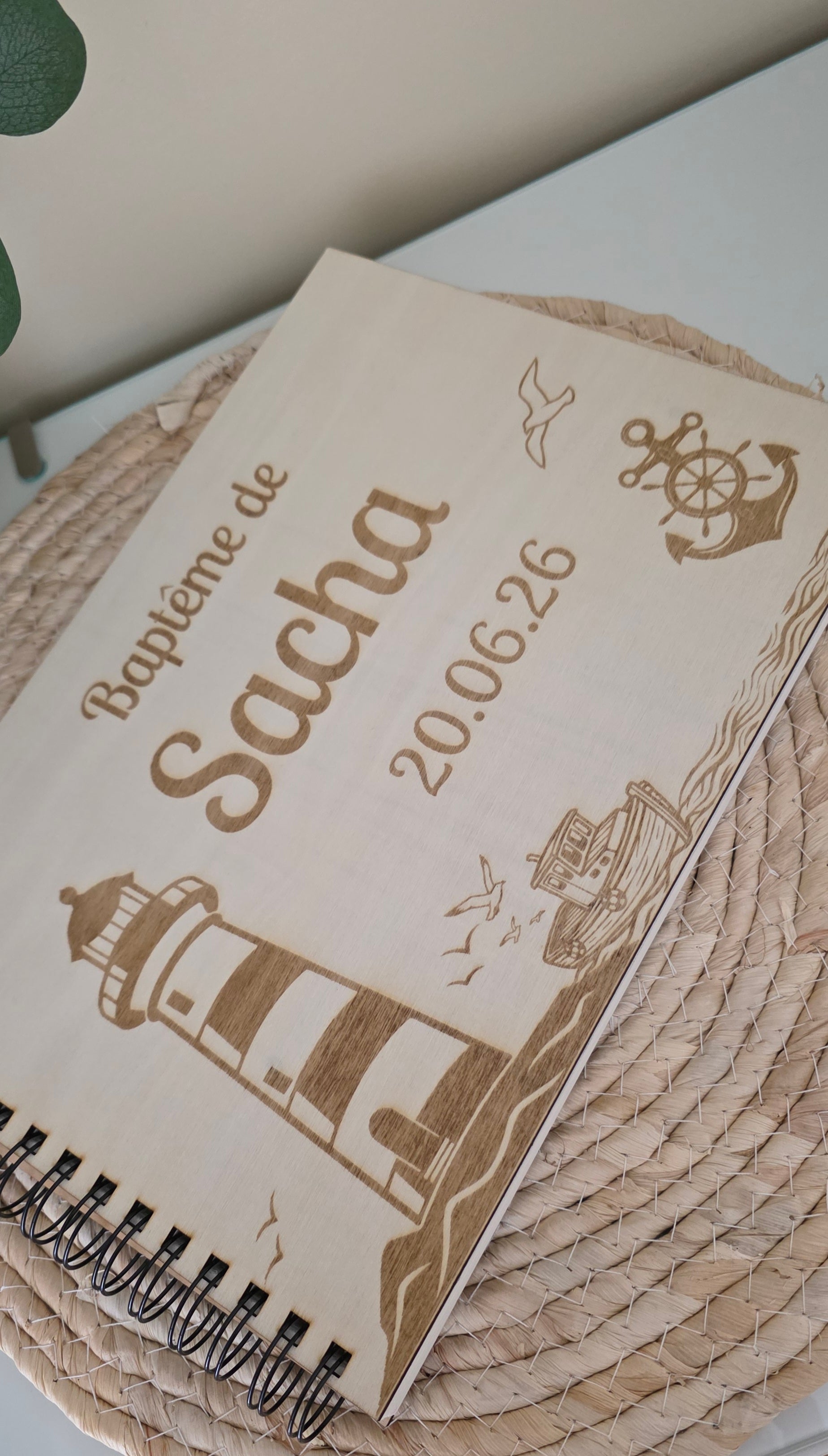 Livre d’or baptême personnalisé thème marin phare – Livre d’or bois A4 baptême
