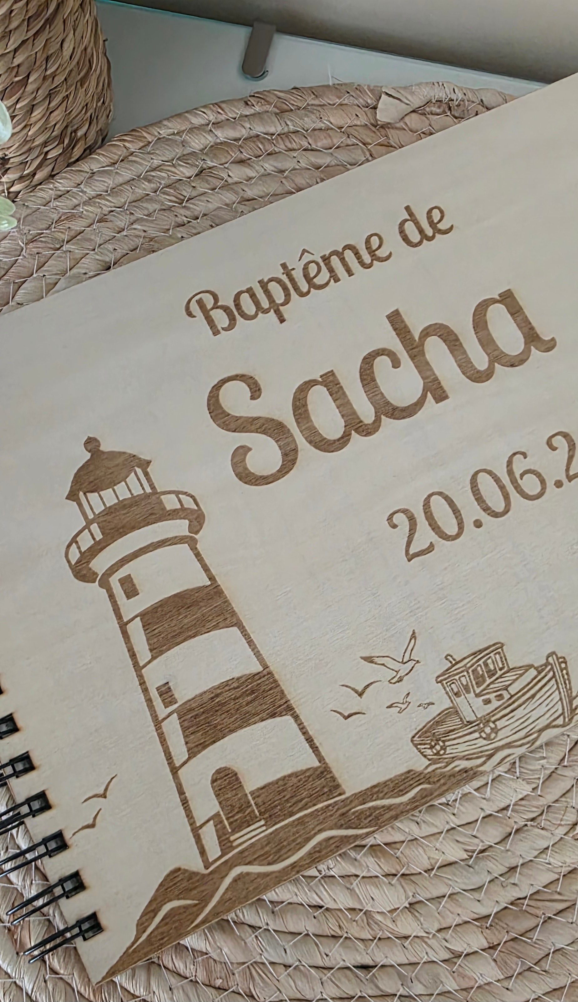 Livre d’or baptême personnalisé thème marin phare – Livre d’or bois A4 baptême