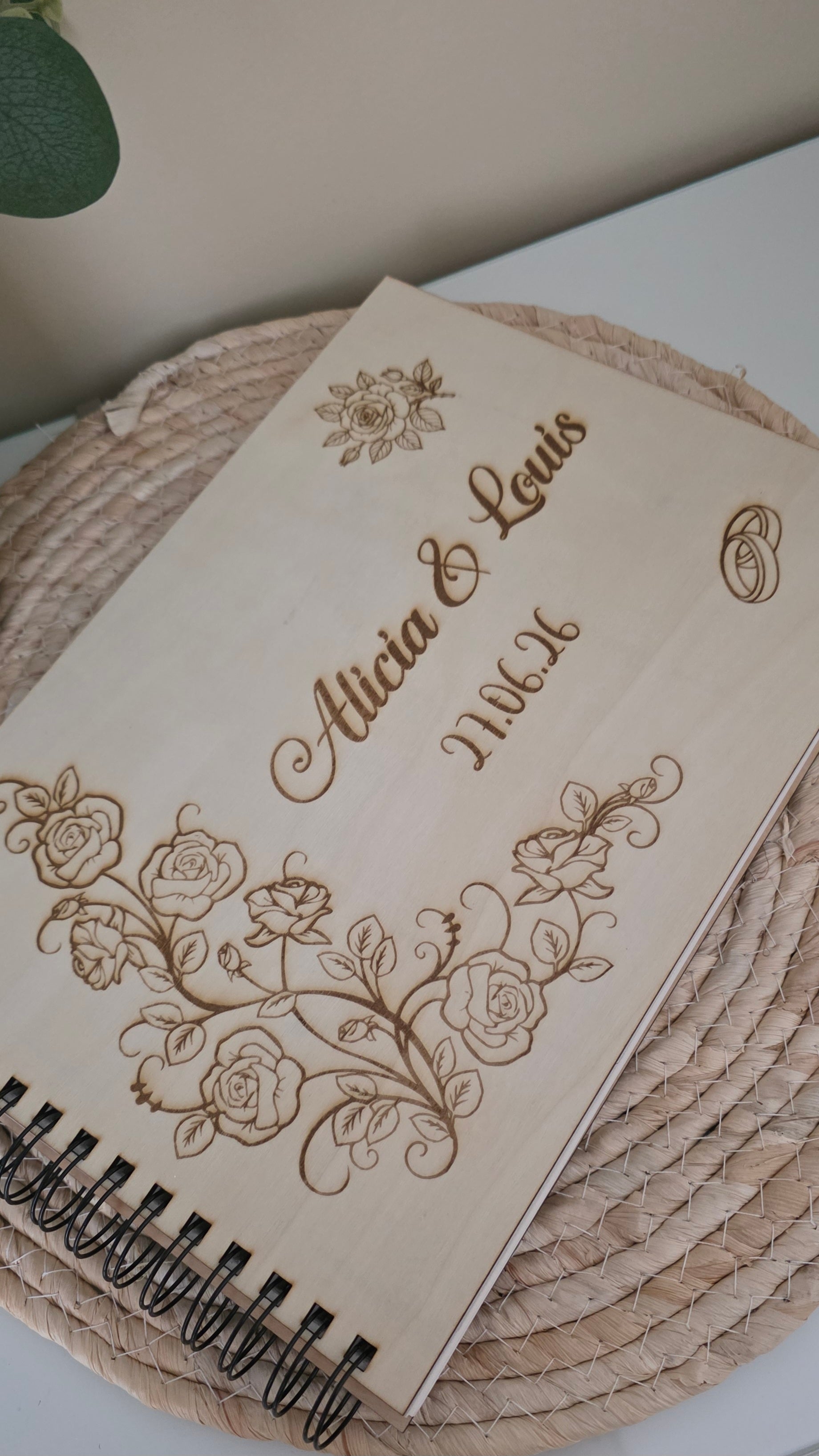 Livre d’or mariage personnalisé fleurs roses – Livre d’or mariage bois A4