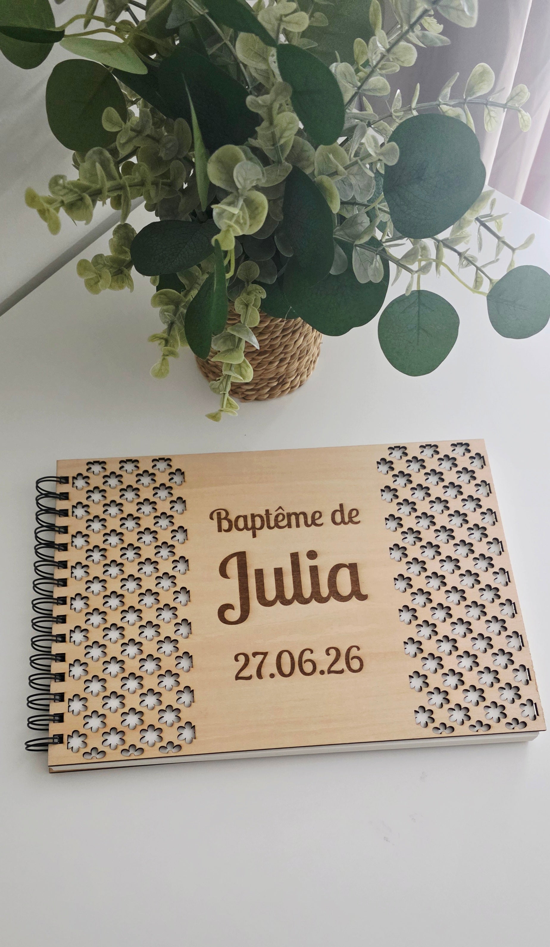 ✨ Livre d’or en bois personnalisé – Baptême ✨