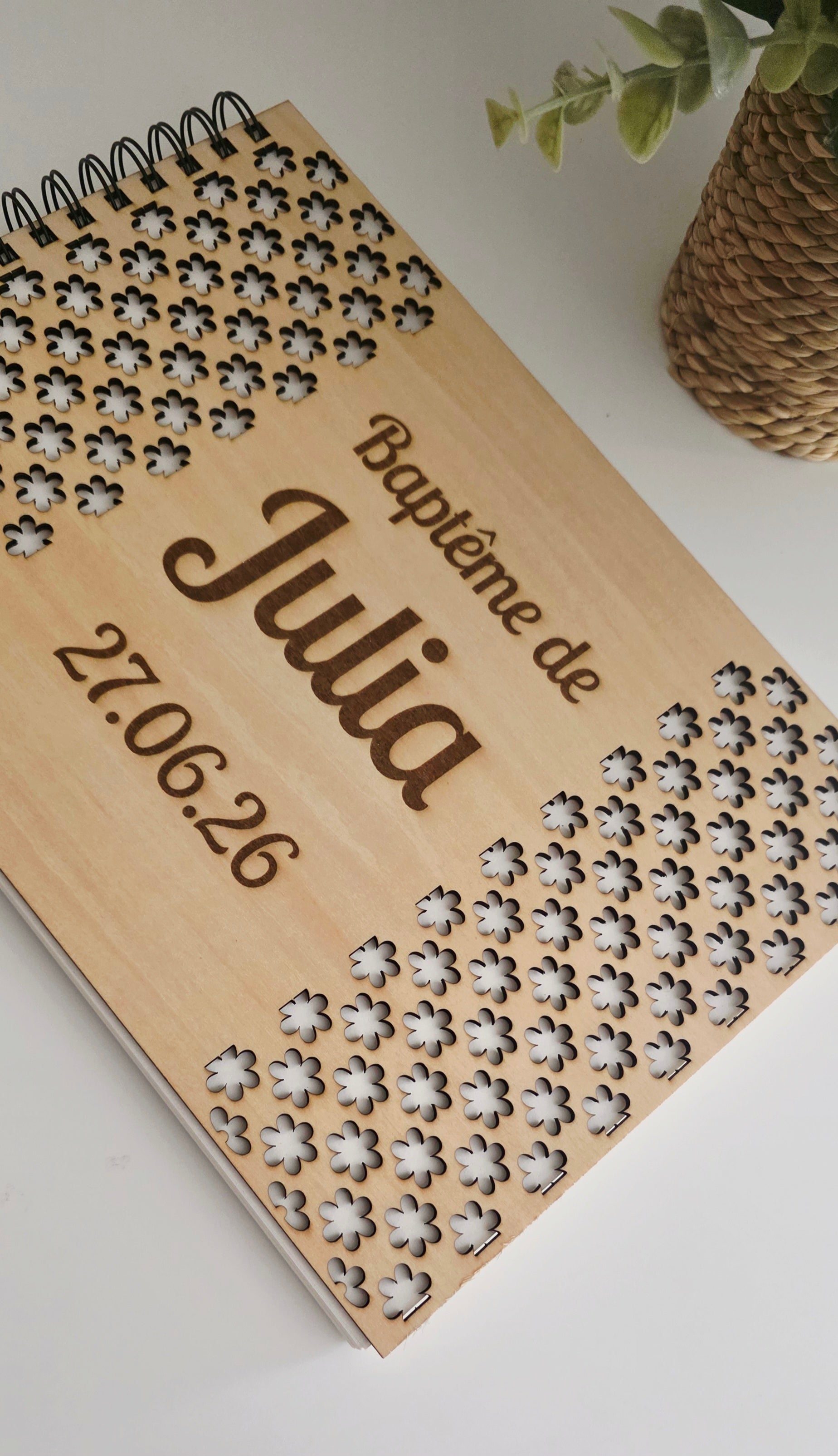✨ Livre d’or en bois personnalisé – Baptême ✨