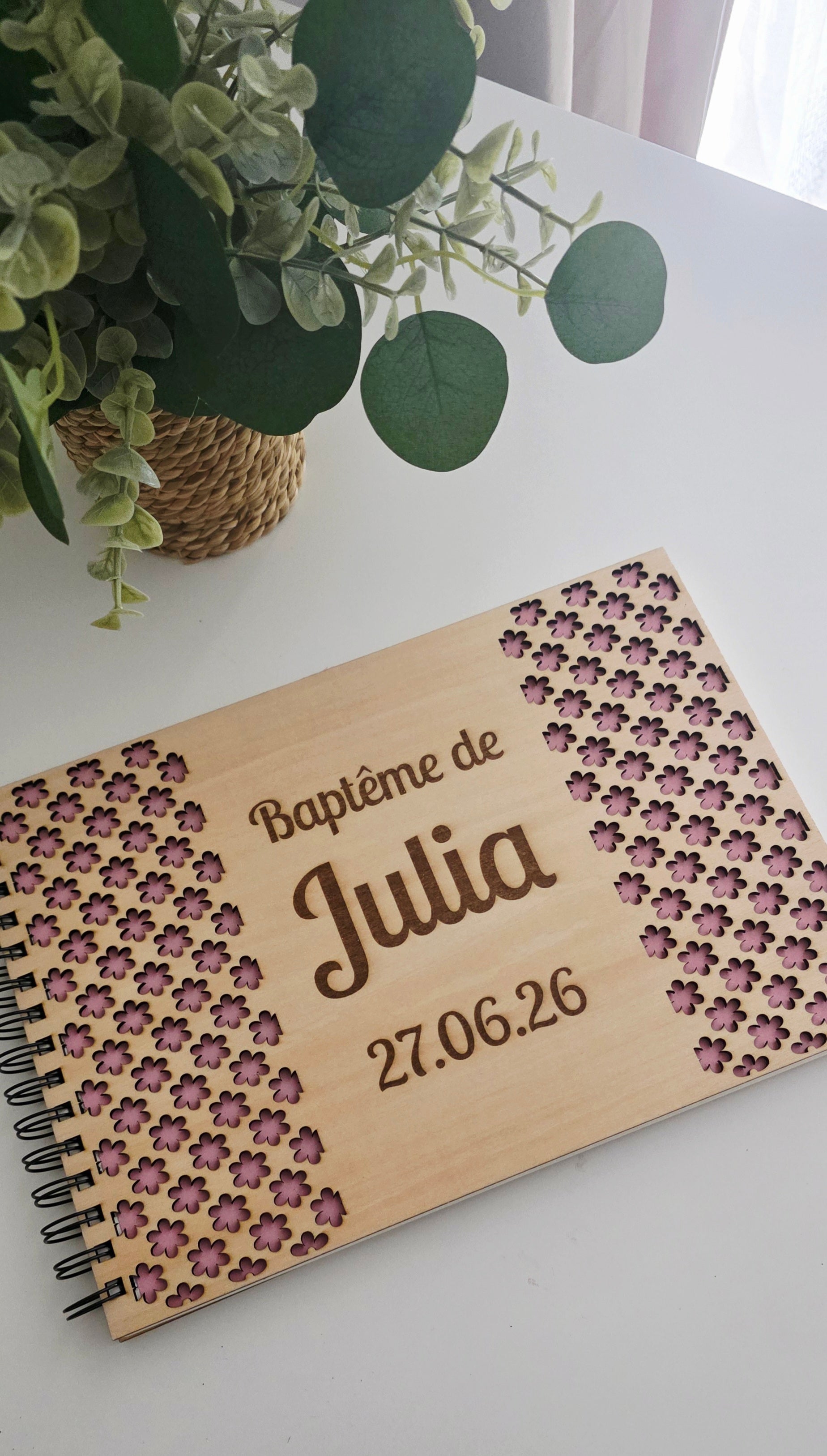✨ Livre d’or en bois personnalisé – Baptême ✨