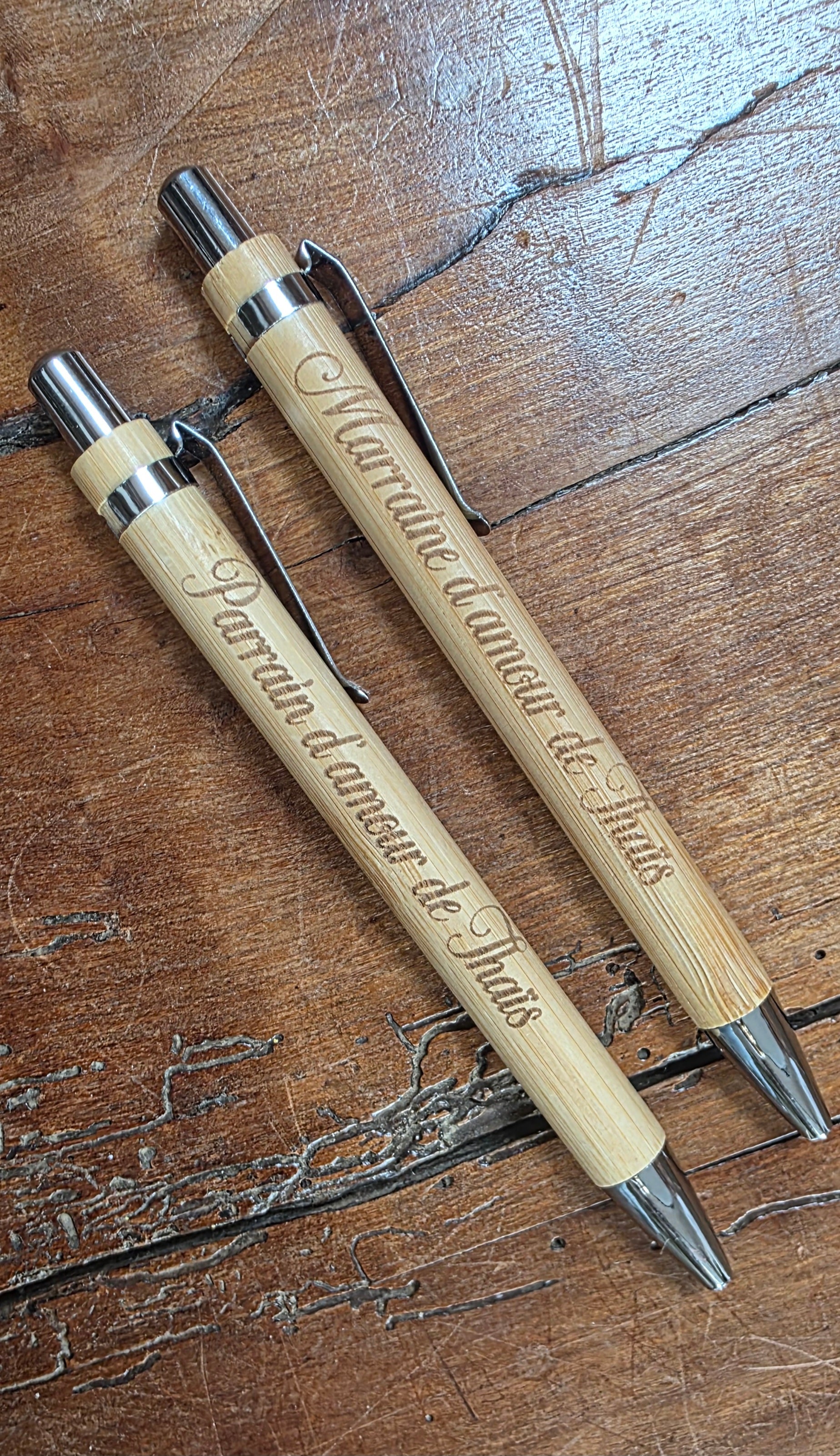 Stylos gravés 🌿 Le cadeau invité utile et élégant 🎁