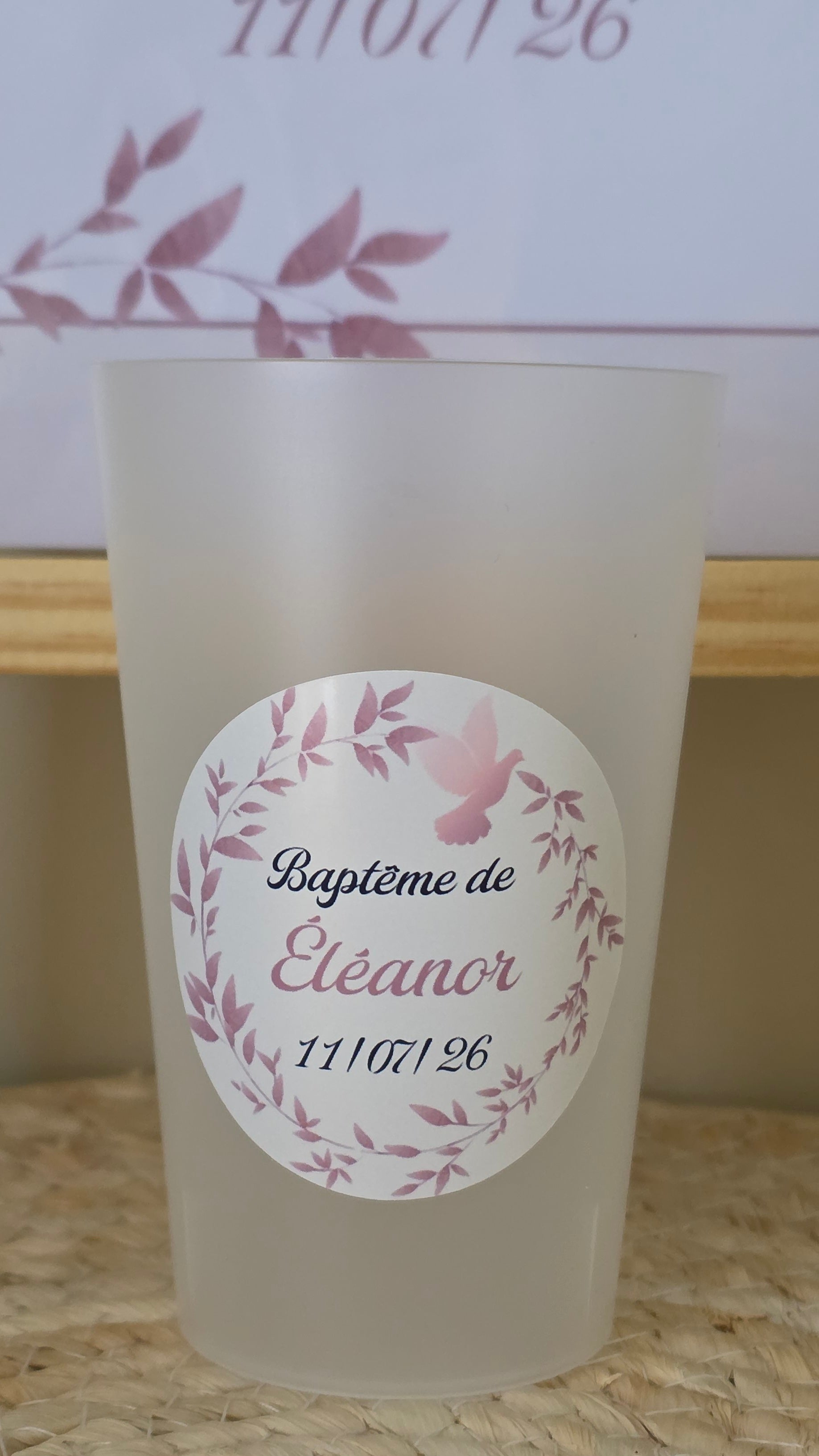 Gobelet baptême personnalisé ivoire et rose poudré colombe – Gobelet souvenir baptême fille