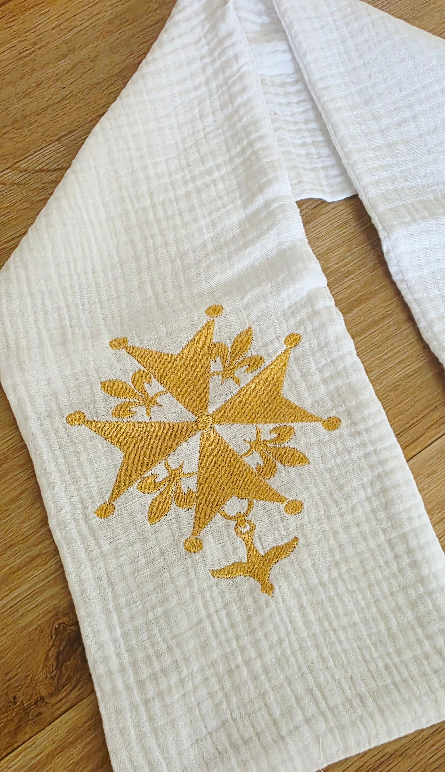 Étole de baptême protestante personnalisée – Croix huguenote dorée ✨