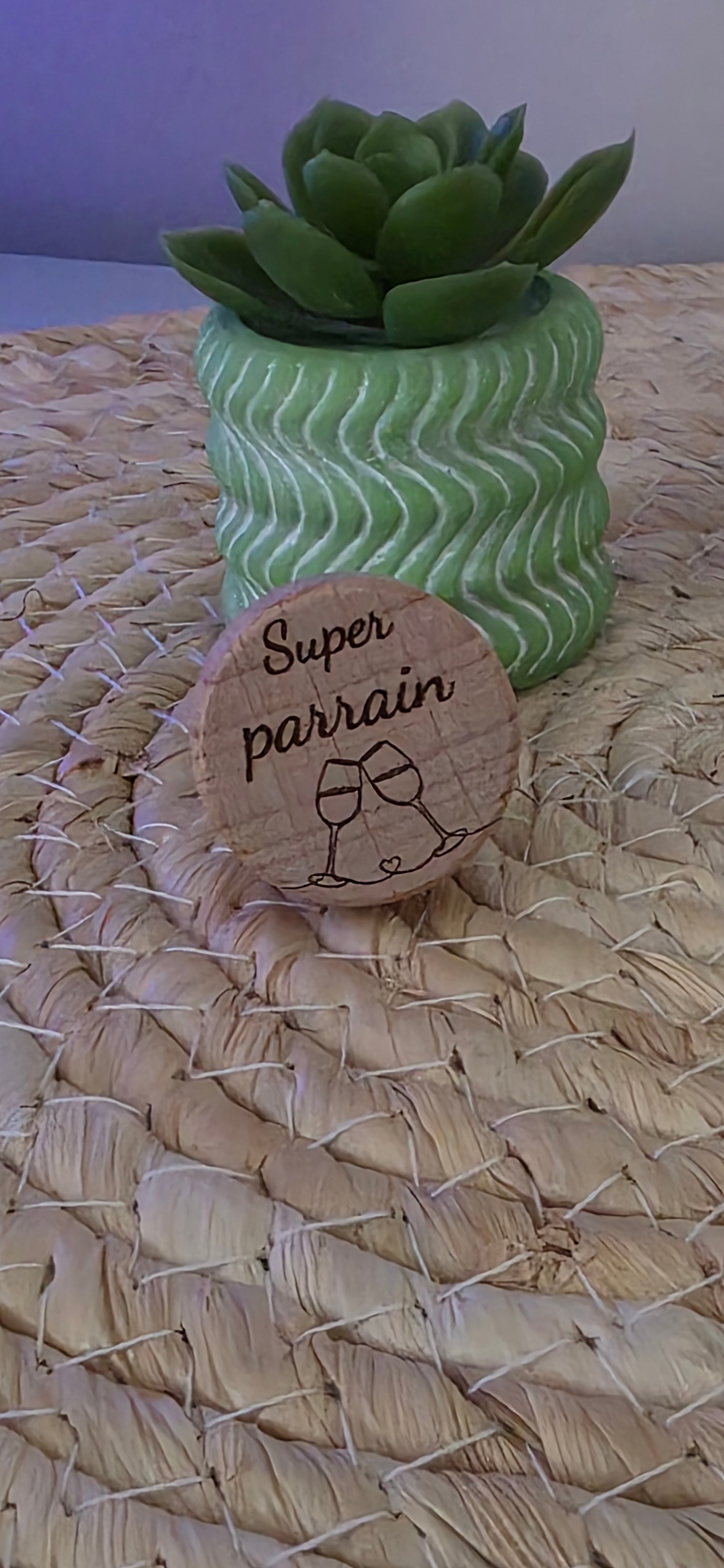 Bouchon à vin gravé personnalisé 🍷 | Cadeau parrain, tonton, papa…