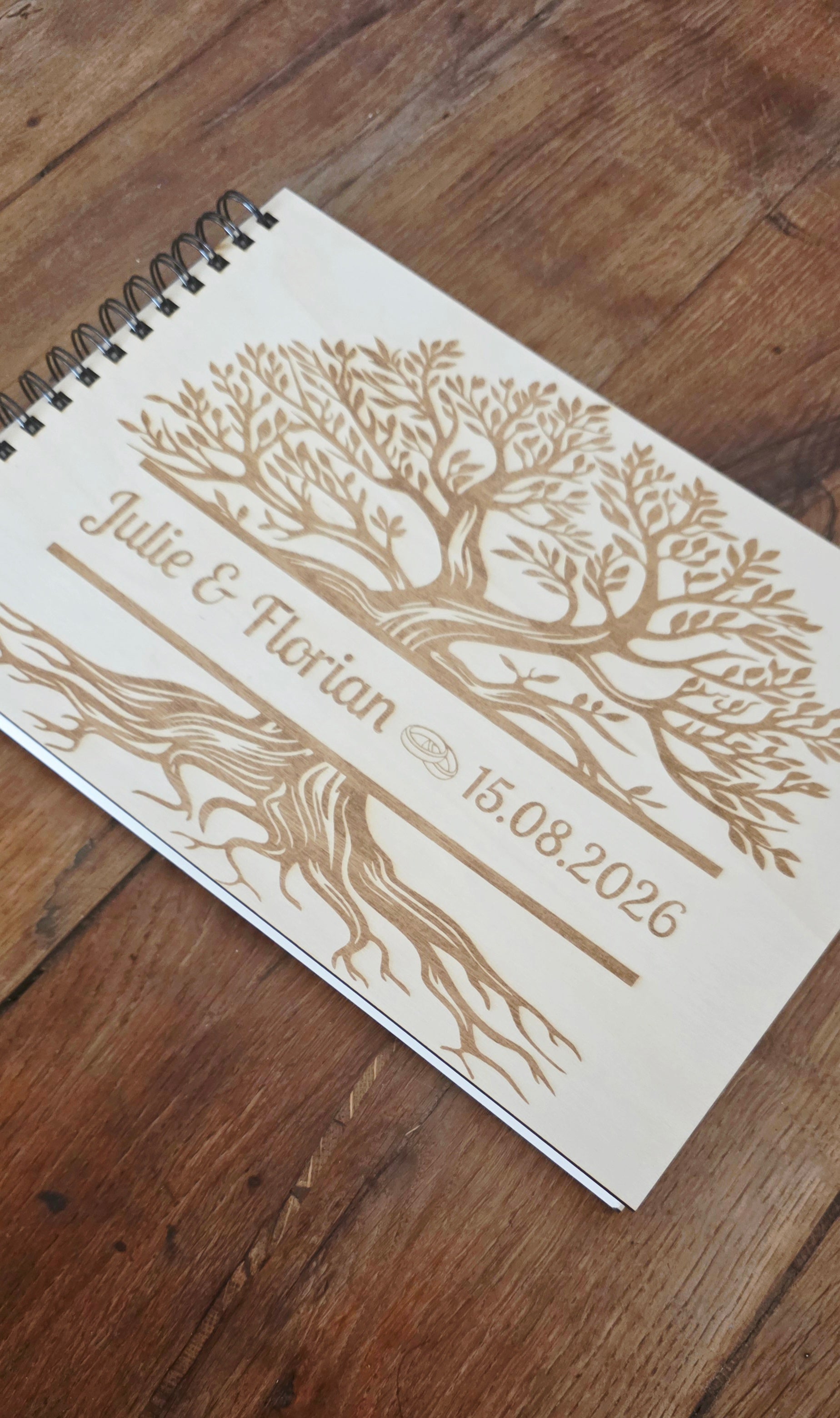 Livre d'or mariage personnalisé en bois – Arbre de vie gravé | Format A4