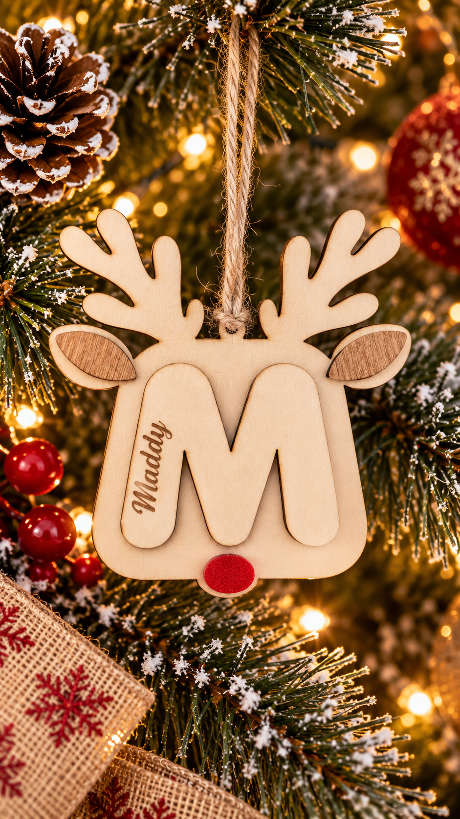 🦌 Décoration de Noël en bois personnalisée – Renne avec initiale