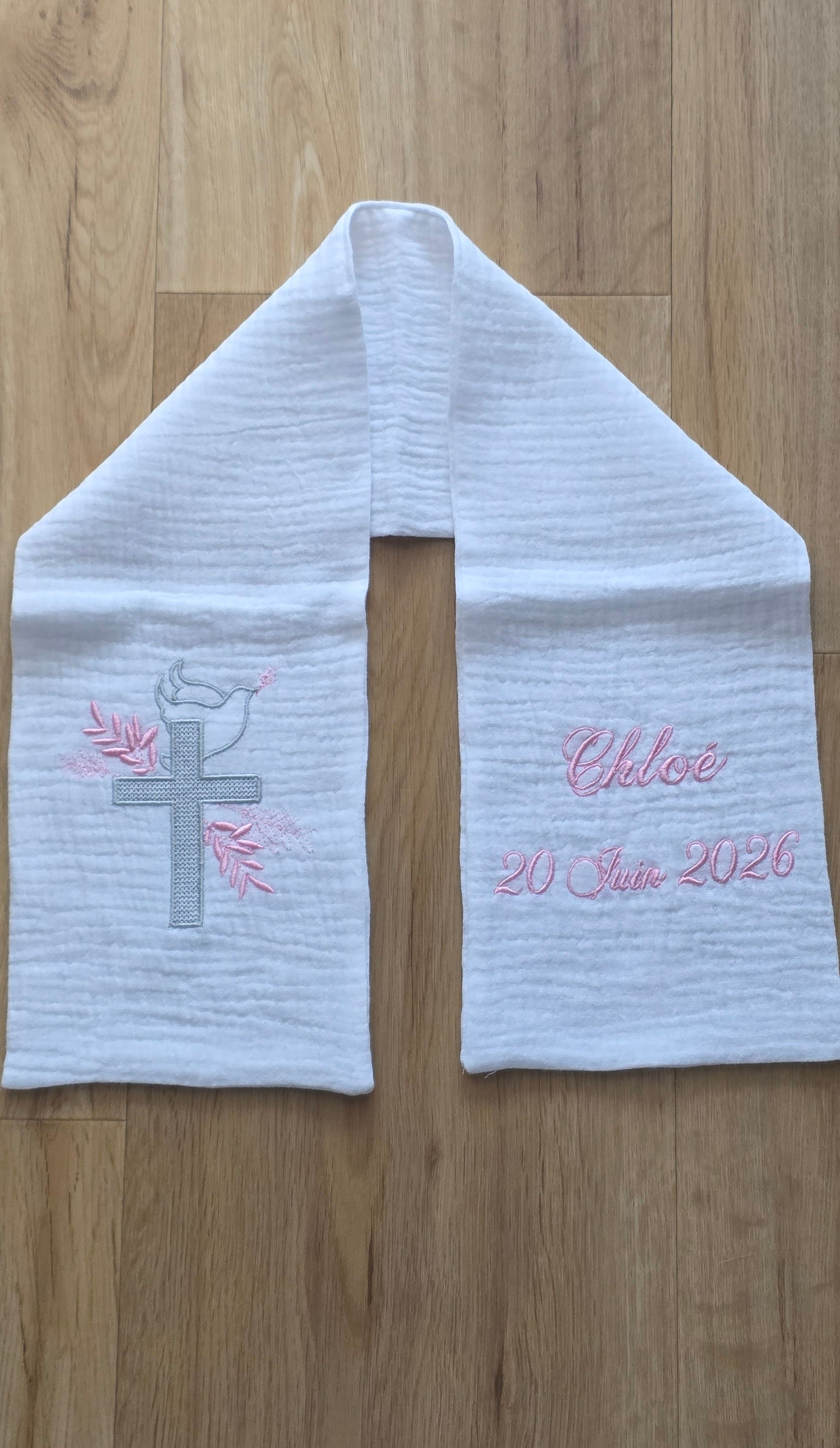 Étole de baptême personnalisée – Rose poudré & colombe 🕊️